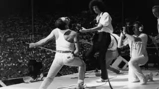 Live Aid marcó el regreso de un ícono del rock, Freddie Mercury, que tenía algo que demostrar cuando subió al escenario. Foto: Especial