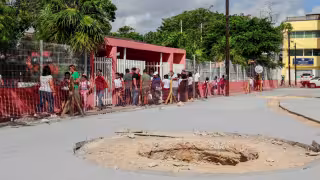 A cuatro días del retorno a clases, las familias ya están hartas de las molestias que tienen que soportar por los trabajos.
