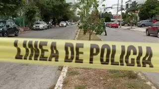 Minutos más tarde llegaron paramédicos de la Cruz Roja quienes luego de brindarle los primeros auxilios, trasladaron a la víctima a un hospital privado donde su estado de salud es reportado como reservado.