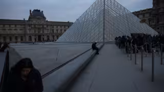 Museo del Louvre reabre tras huelga y advierten posible nuevo paro en enero