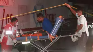 Trasladan a hombre al hospital por presunta riña en bar de Felipe Carrillo Puerto