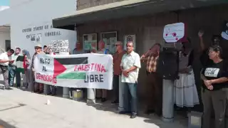 Yucatecos toman de manera pacífica el Consulado Americano