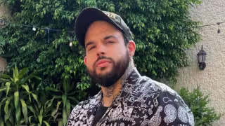 Emiliano Aguilar explota contra la prensa por preguntar sobre la polémica que vive Ángela Aguilar