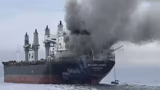 Irán amenaza con bloquear el Estrecho de Ormuz: advierte que ningún barco petrolero para EU o Israel podrá cruzar