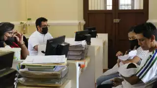 Los sacerdotes de las comunidades mayahablantes son los que se encargan de traducir a las personas para una mejor inclusión