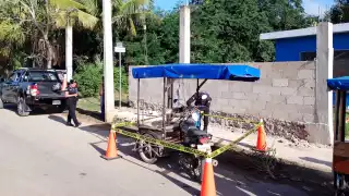 Vecinos del lugar avisaron a los servicios de emergencia y al lugar se presentaron agentes y paramédicos de la Policía Municipal