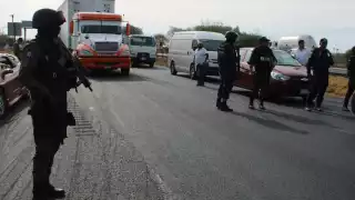 Desmantelan banda dedicada al robo en carreteras del Edomex e Hidalgo; caen 12 y aseguran armas y vehículos