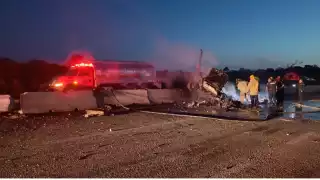Conductores que pasaban por el sitio hicieron el reporte a las autoridades policiacas, a través de los números de emergencia