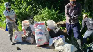 En la cueva “El Sueño de Alicia” se hallaron bolsas de basura con restos de borrego y perros