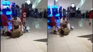 Padres se pelean en cine de la Cdmx, mientras sus hijos busan separarlos