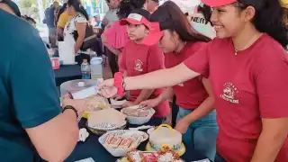 Más de 20 artesanas y emprendedoras dan a conocer sus productos en el puerto de Sinanché