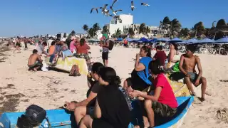 Familias acudieron a los arenales para disfrutar un día en familia
