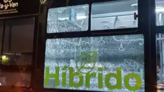 Detienen a un hombre luego de apedrear un Va y Ven en la avenida Itzáes de Mérida