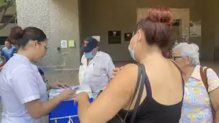 De las 116 personas contagiadas, 56 son hombres y 60 mujeres