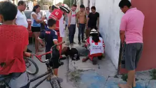 El motociclista fue auxiliado por paramédicos