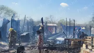El incendio dejó a dos familias de Flamboyanes sin casa