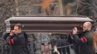 Miles de personas acudieron al funeral del opositor ruso Alexéi Navalni vigilados por un gran operativo de seguridad