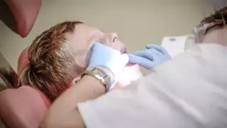 Después de 20 minutos arribaron dos equipos de emergencia a la clínica y trasladaron al menor al Hospital Local, San Nicolás