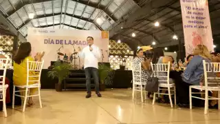 Liborio Vidal expresó su reconocimiento, agradecimiento y respeto a las madres de familia de la Segey