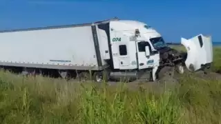 Al lugar llegaron elementos policiacos para evitar la rapiña
