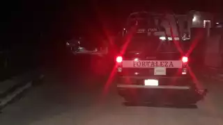 Los hombres dejaron abandonado un casco y unas chancletas