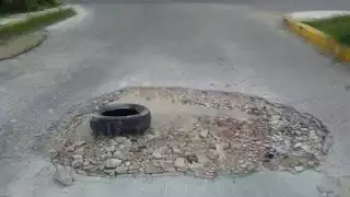 Entre bromas y burlas, ciudadanos evidencian el mal estado de las calles en Chetumal