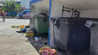 Basura 'inunda' las calles del fraccionamiento Villas del Sol en Playa del Carmen
