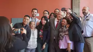 El presidente López Obrador los llamó a continuar la transformación