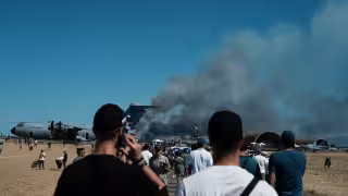 Mueren dos pilotos de Grecia tras estrellarse un F-4 Phantom en exhibición aérea cerca de Atenas