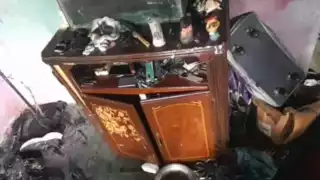 Vecinos de la zona habitacional ayudaron a la joven madre proporcionándole algunas cosas para que pudiera pasar el día