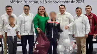 Gobierno de Yucatán equipa a escuelas y Centros Regionales con material deportivo