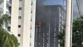 Se incendia un departamento en un edificio al Norte de Mérida
