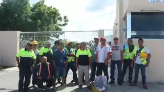 Los empleados exigen un diálogo con los dueños de la empresa