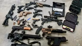 EU asegura 138 armas que serían enviadas a México; había rifles calibre .50