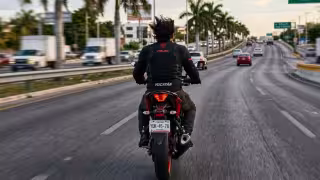 Multa por conducir sin casco en Yucatán: cuánto cuesta y qué sanciones aplican a motociclistas