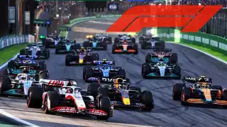 El espectáculo comienza el primer día de actividad motor, con prácticas libres. Ese mismo día, la clasificación oficial sigue el formato, determinando el orden de salida para el domingo y dando la pole

