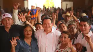 En las reuniones sostuvo un diálogo cercano y directo con militantes y simpatizantes de Morena