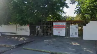 Exhiben violencia en la Secundaria Federal 6 de Mérida; padres de una víctima encaran a las presuntas agresoras