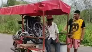 El abuelito regresaba en su silla de ruedas desde Acanche hasta Seyé