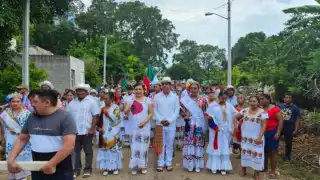 Los habitantes recorrieron las calles de la población invitando a los próximos festejos