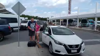 ¿Cuánto cuesta viajar en taxi del aeropuerto de Cancún al Centro?