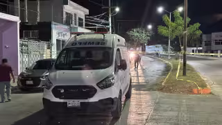 Madrugada trágica en Campeche: motociclista muere tras derrapar y chocar contra poste en la CTM