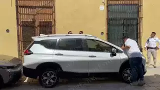 Retienen auto en la zona Centro tras reporte de robo en Campeche