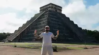 “Repetiría esta inolvidable experiencia”: Arcangel queda impresionado con la zona arqueológica de Chichén Itzá en Yucatán