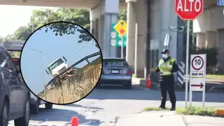 Camión queda al borde de un puente del Periférico de Mérida