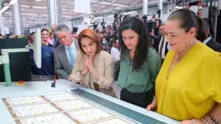 Al concluir la impresión de las boletas de votación para la presidencia comenzará la producción de las boletas para senadores, y posteriormente para diputados federales