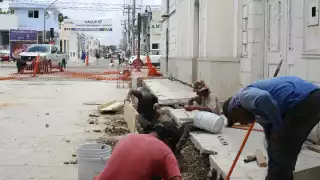 La instalación del cableado para los servicios básicos retrasa el proyecto de la calle 47
