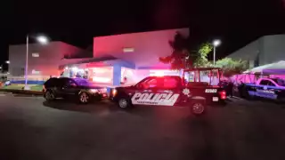 El hombre llegó al hospital con una herida en el cuello