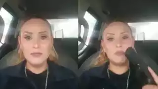 Mujer policía amenaza con dispararse en transmisión en vivo