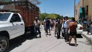 Los empleados de mudanzas terminaron con golpes y heridas sangrantes